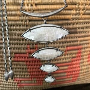 Kendra Scott Morris Statement Necklace - Mother of Pearl / Oyster Shell